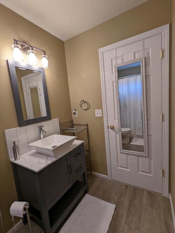 Contemporary 2-Bedroom Close To Downtown, Dining Eugene Kültér fotó